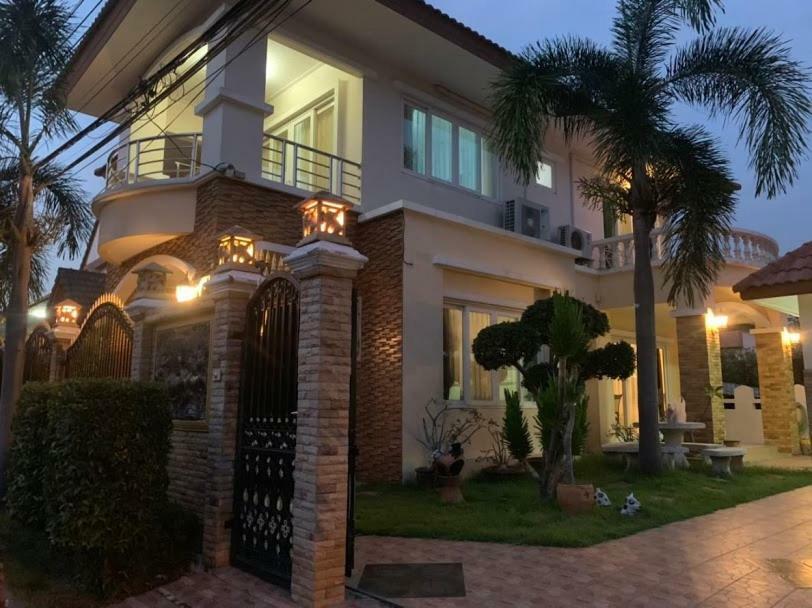 Yoch Pool Villa Pattaja Kültér fotó