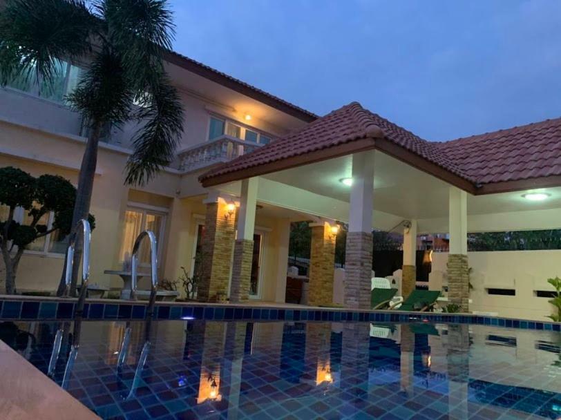 Yoch Pool Villa Pattaja Kültér fotó